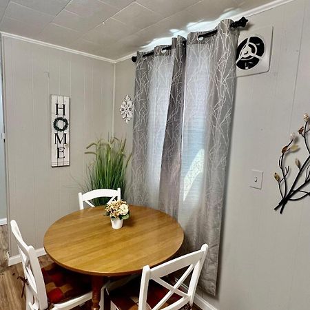 Cozy Buffalo Home-Sleeps 3 Lackawanna Extérieur photo